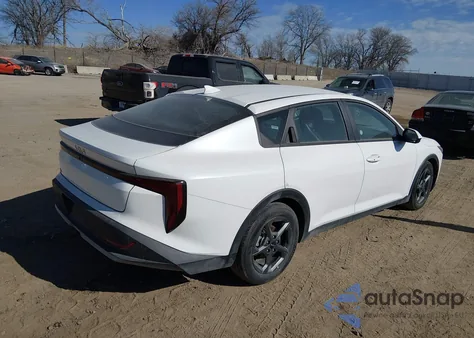 2025 Kia K4 Lxs из США, поврежденный, VIN 3KPFT4DE0SE065035